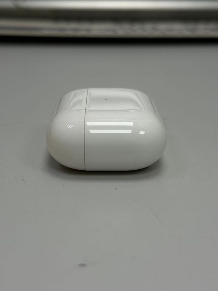 Apple airpods pro 2nd generation with magsafe charging case usb-c Код:01-200884402. Изображение 9