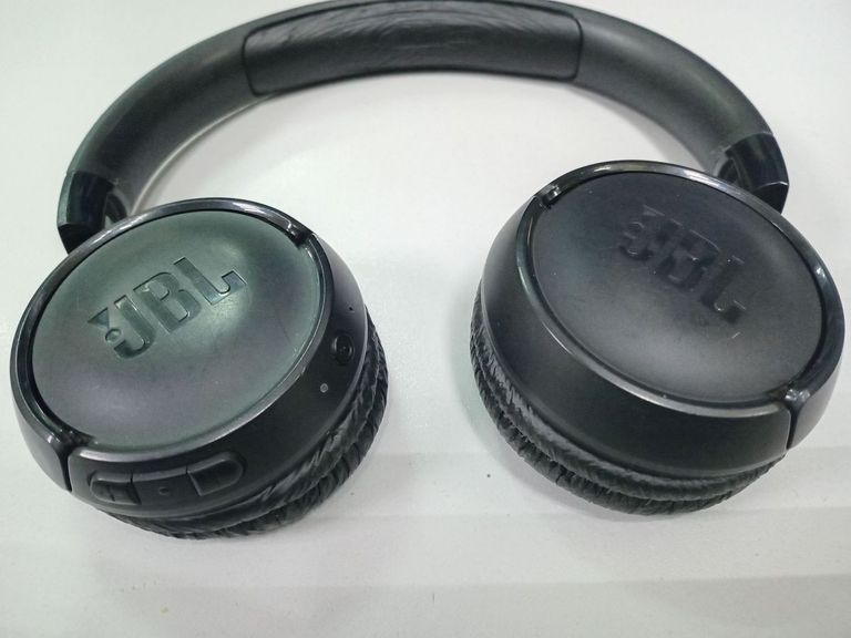 Дешиво Jbl tune 520bt с ломбарда