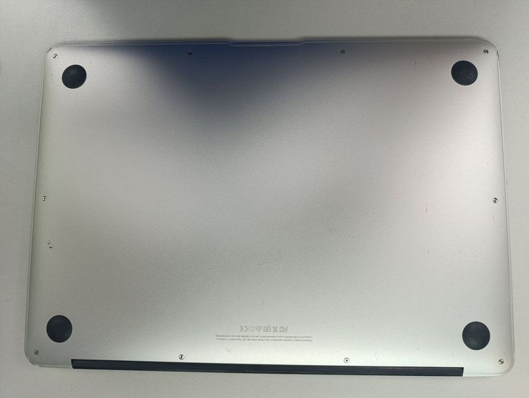 Дешиво Apple macbook air 2015 a1466 13,3" core i5 1,6ghz/ram8gb/ssd128gb/intel hd graphics 6000 с ломбарда