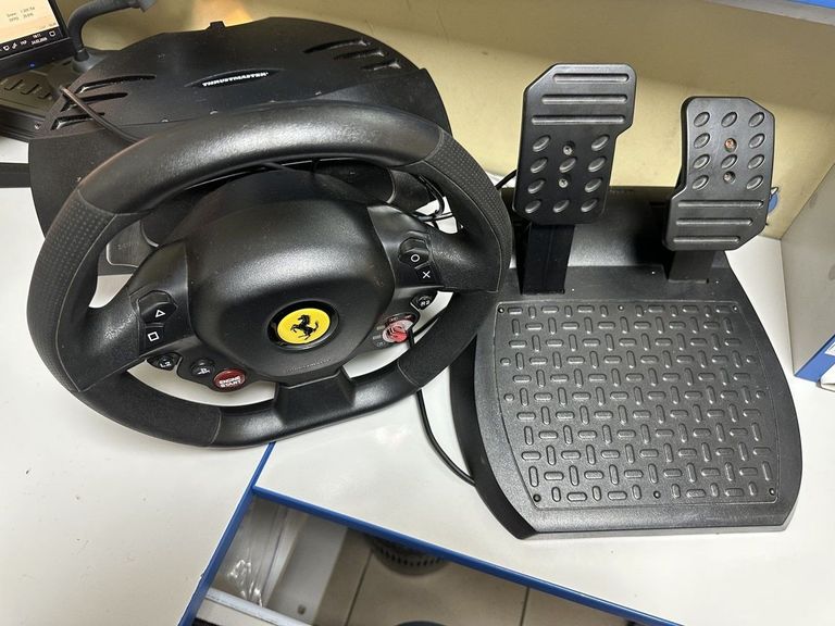 Розпродаж Thrustmaster T80 Ferrari 488 GTB Edition PC/PS4/PS5 Black (4160672), продавець Техноскарб