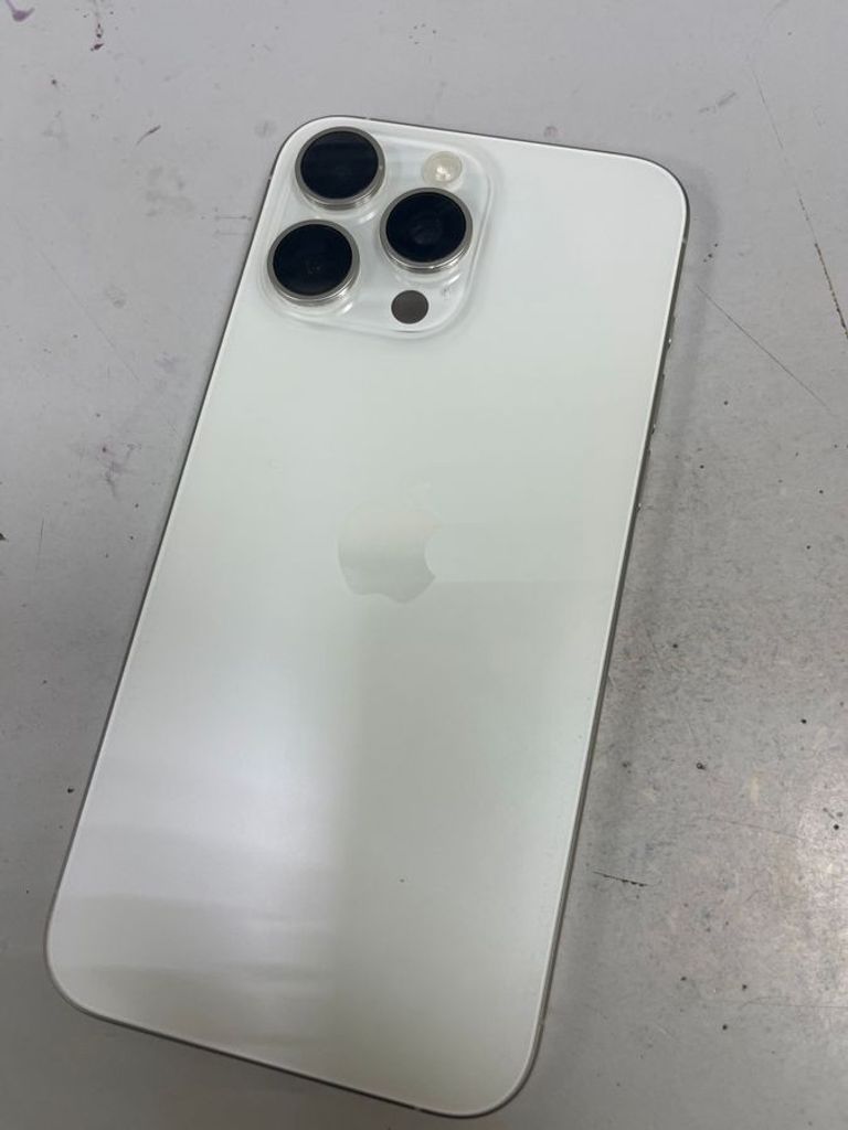 Купити Apple iphone 15 pro max 256gb esim Б/У