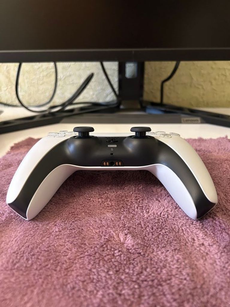 Оголошення Sony DualSense White (9399902) Б/У