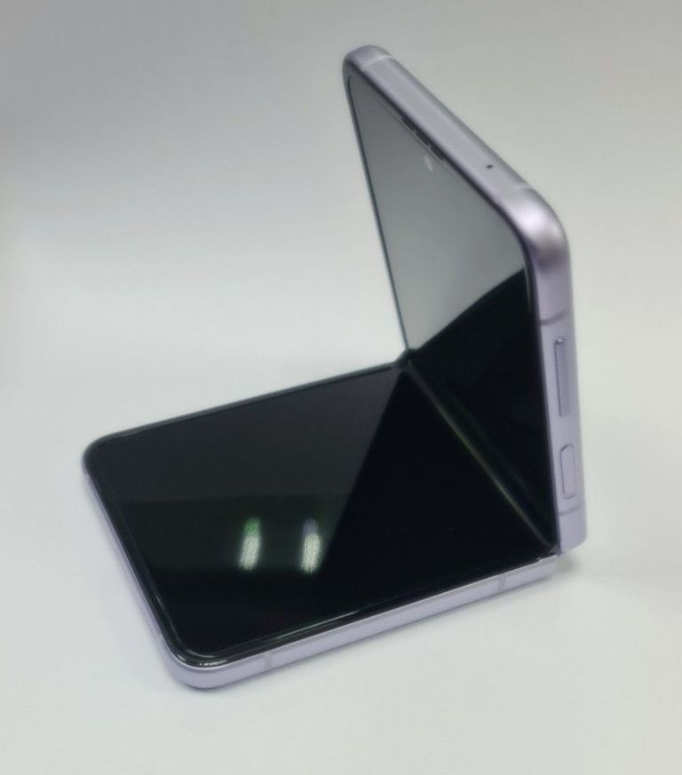 Дешиво Samsung galaxy z flip3 5g sm-f711b 8/128gb с ломбарда