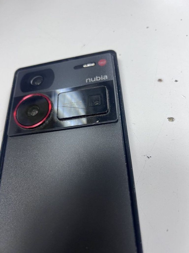 Оголошення Zte nubia z60 ultra leading version 16/512gb Б/У