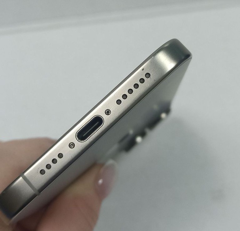 Apple iphone 15 pro max 256gb Код:01-200937712. Изображение 9