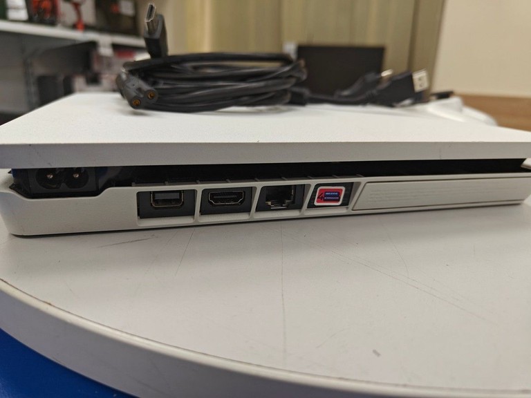 Дешево Sony playstation 4 slim 500gb з ломбарду