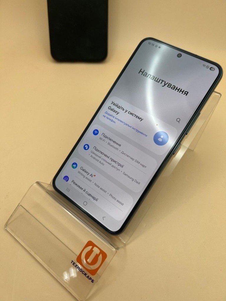 Оголошення Samsung s901b galaxy s22 8/128gb Б/У