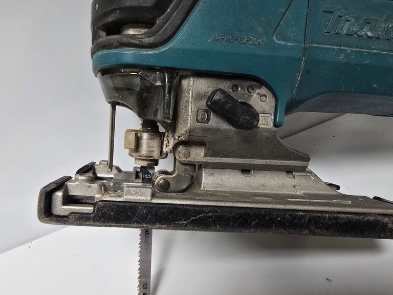 Дешево Makita 4350FCT з ломбарду