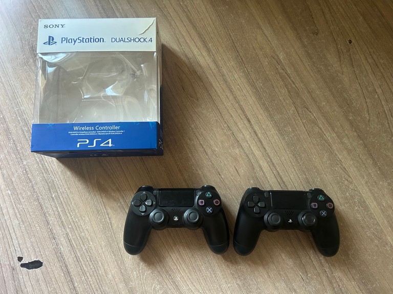Дешево PlayStation 4 slim з ломбарду