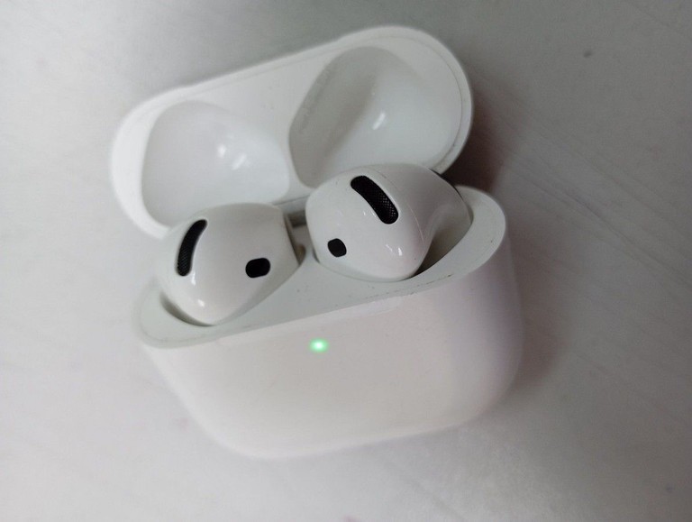 Купити Apple airpods 4 Б/У