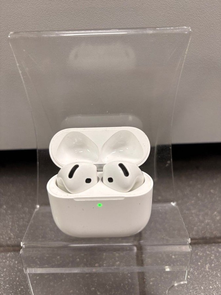 Купити Apple airpods 4 Б/У