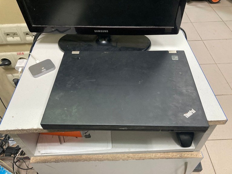 Купить Lenovo 14/core i5 520m ddr3/4gb ddr3/hdd 160 gb/ssd *відсутній/*інтегрована Б/У