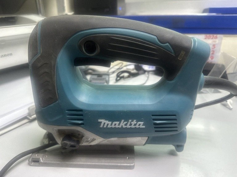 Дешиво Makita jv0600 с ломбарда