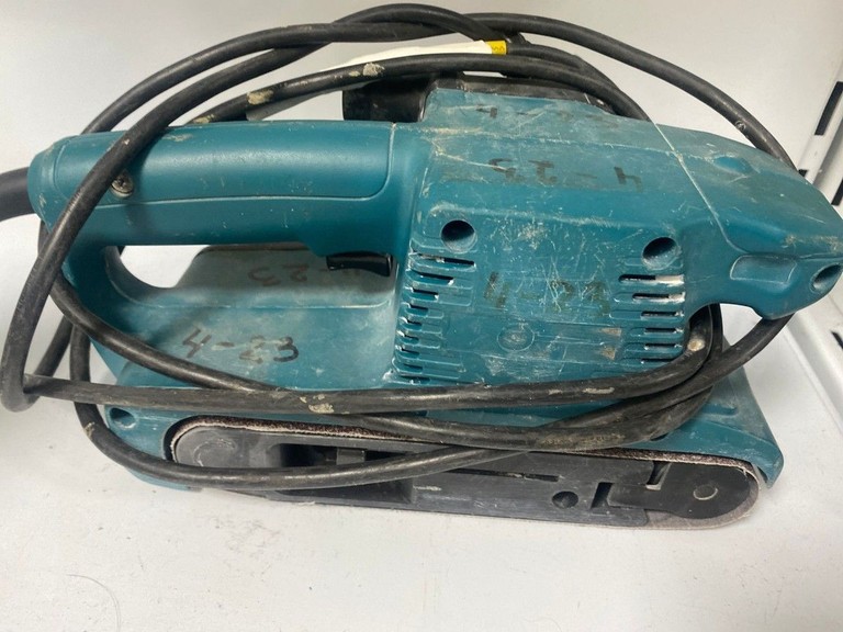 Дешево Makita 9910 з ломбарду