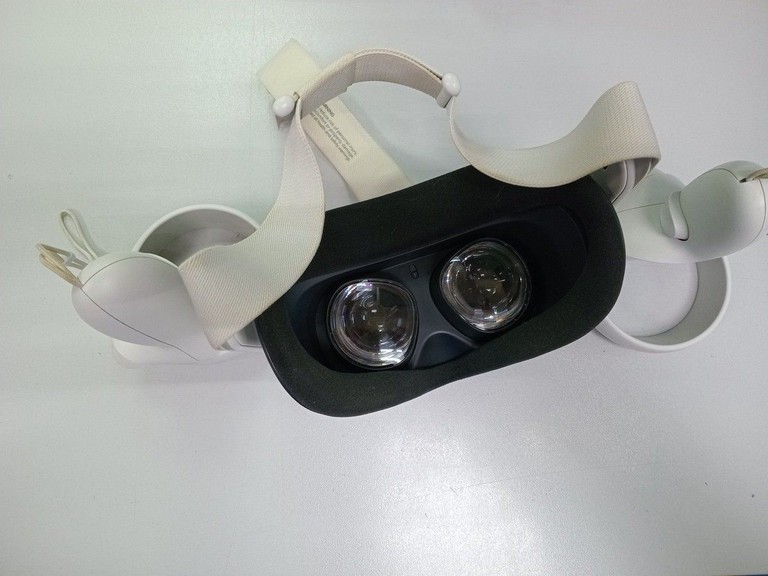 Дешево Oculus Quest 2 128 GB з ломбарду
