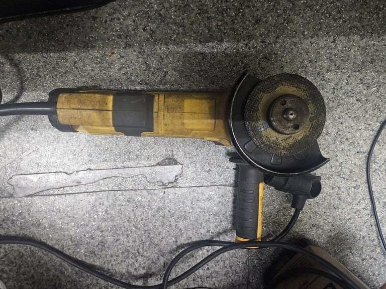 Оголошення Dewalt DWE4257 Б/У
