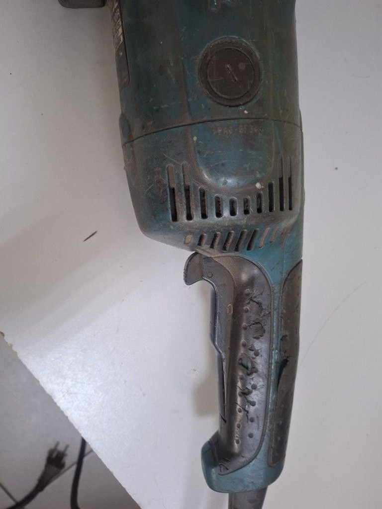 Дешево Makita GA9020R з ломбарду