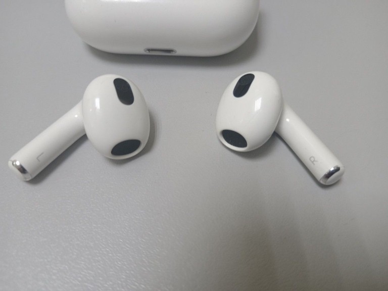 Дешево Apple airpods 3rd generation з ломбарду