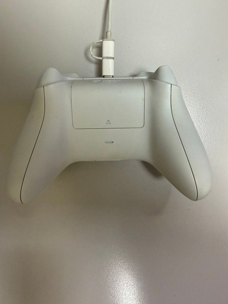 Дешево Microsoft xbox series x s wireless controller з ломбарду