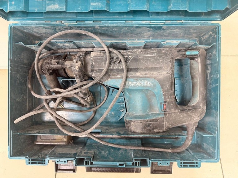 Купити Makita HM1203C Б/У