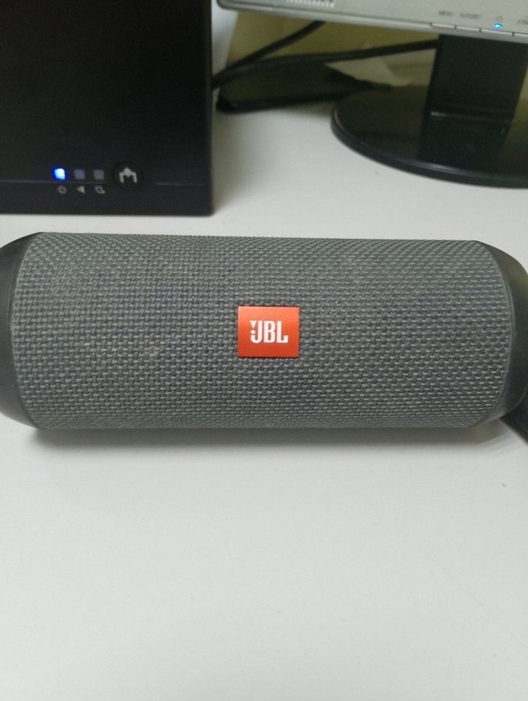 Оголошення Jbl flip essential Б/У