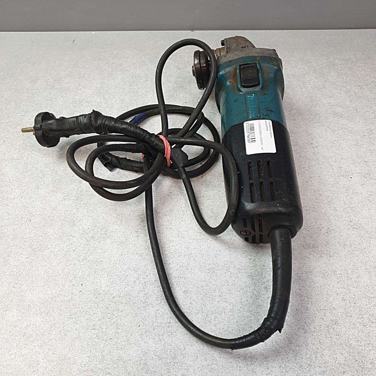Оголошення Makita 9555nb Б/У