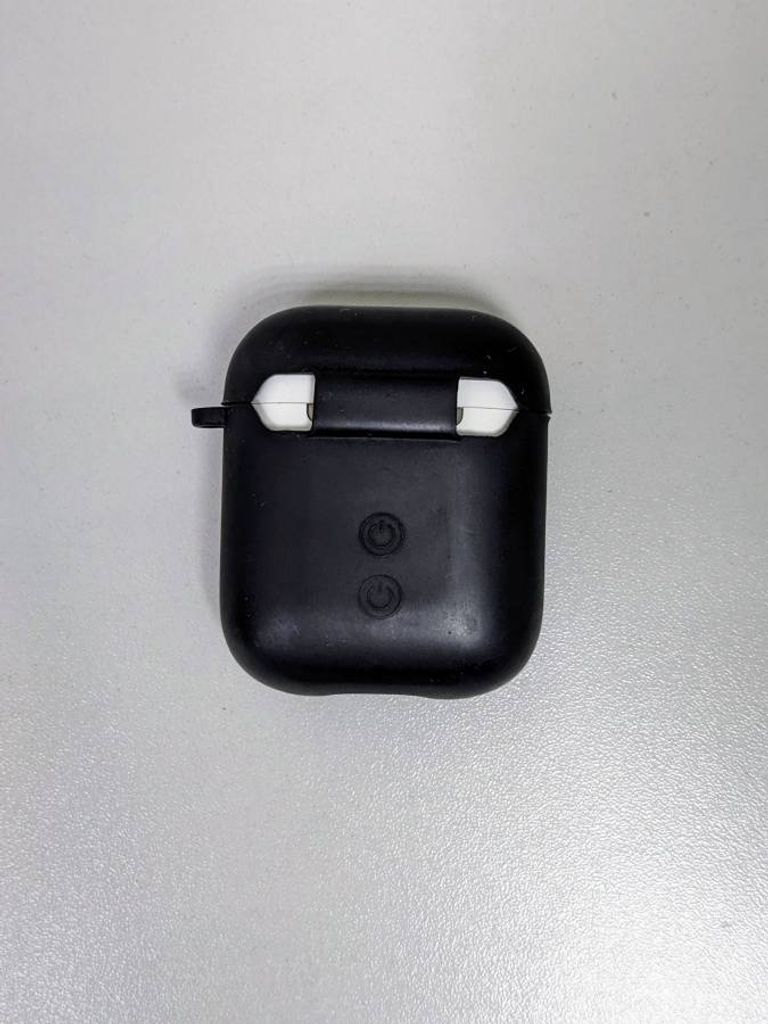 Apple airpods 2nd generation with charging case