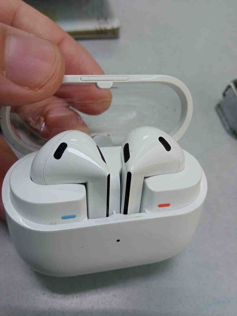 Купить Samsung Galaxy Buds3 Silver (SM-R530NZAA) Б/У