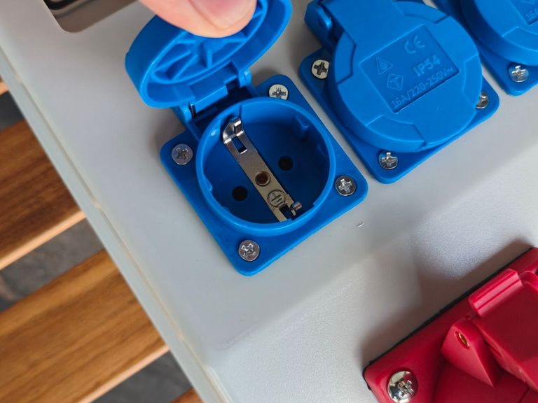 RainWeel CEE 230В; 16А/32А Код:null. Изображение 6