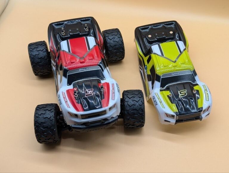 Дешиво Позашляхова машинка на радіокеруванні RC Monster Truck Speed'r Blij'r 45км/год 4WD 1:18th 2.4ghz HS18301. с ломбарда
