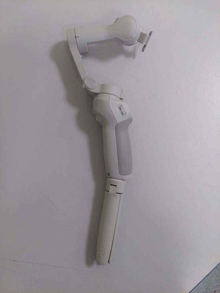 Дешиво DJI Osmo Mobile 4 (CP.OS.00000108.01) с ломбарда