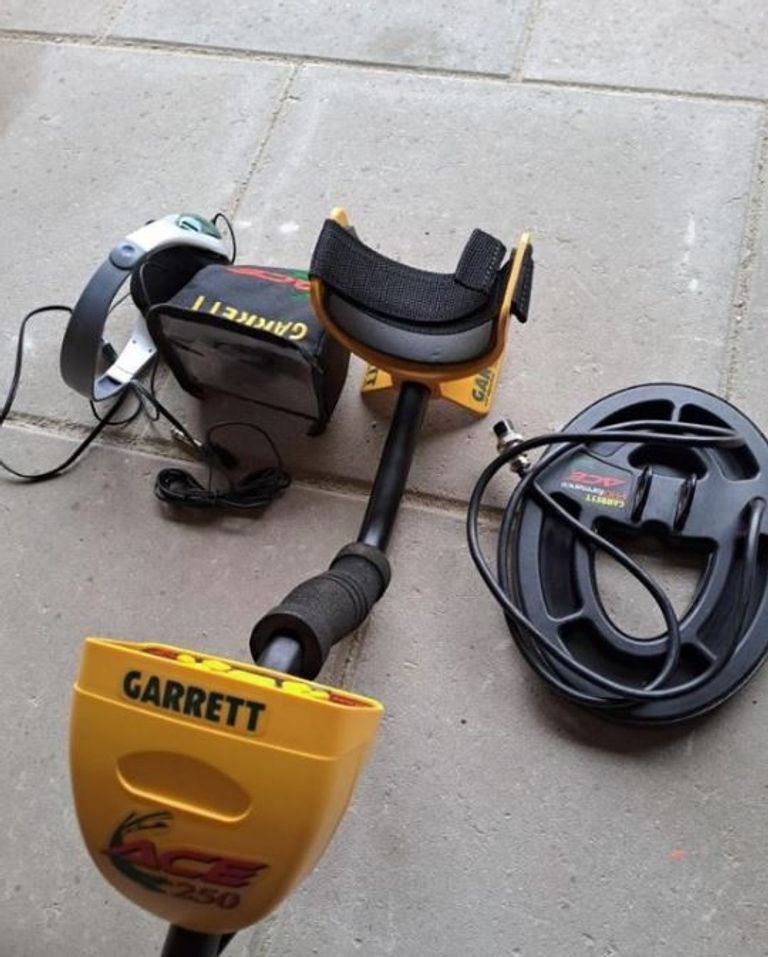 Дешиво Garrett ACE 250 с ломбарда