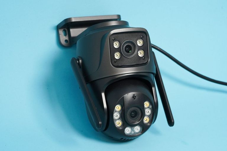 Дешиво Акція! IP камера відеоспостереження RIAS SC20-L (v380Pro APP) Wi-Fi 2 об'єктива 4MP+4MP вулична з віддаленим доступом Black. Нов с ломбарда