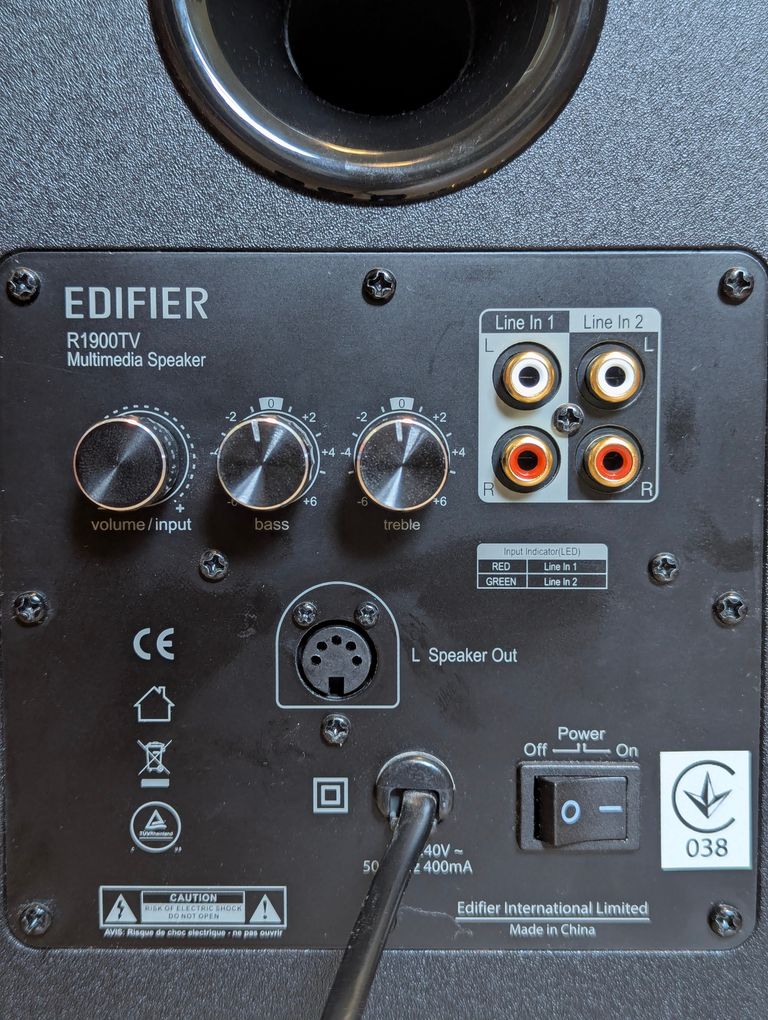 Дешиво Edifier R1900TV 2.0 120Вт с ломбарда