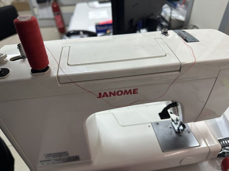 Дешиво Janome 415 с ломбарда