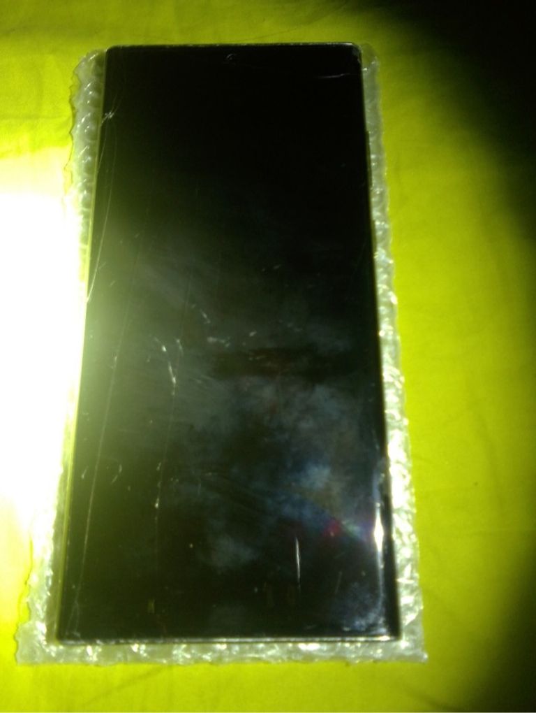 Дешево Samsung Galaxy S22 Ultra SM-S908U1 12/512GB Phantom Black з ломбарду