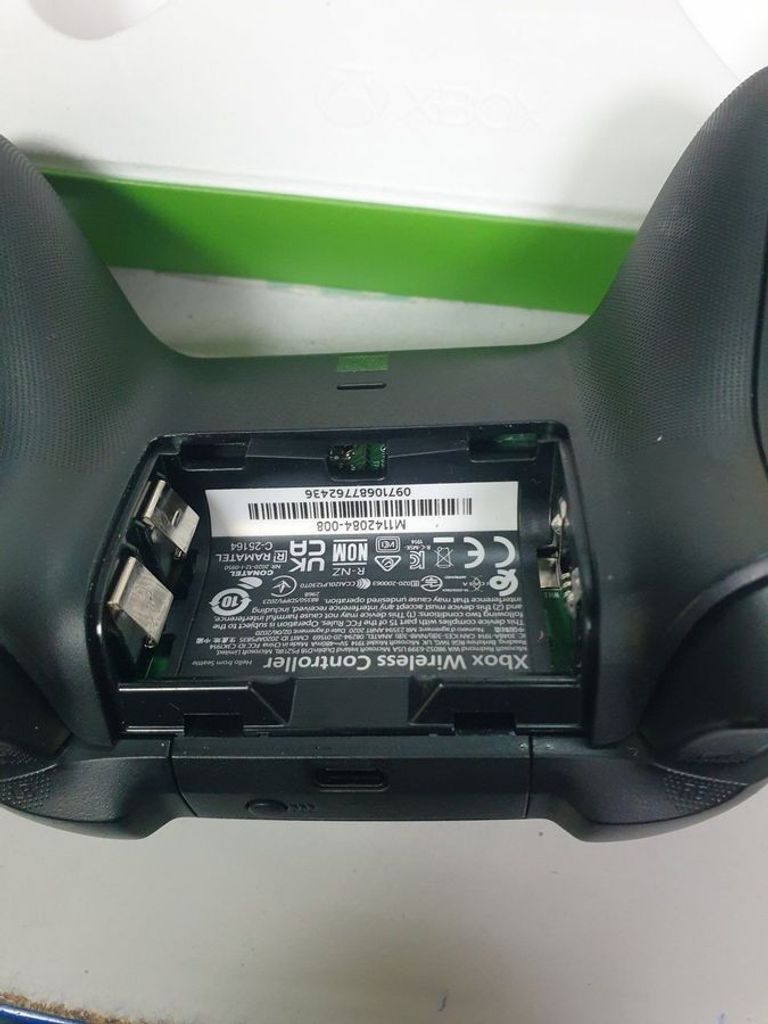 Дешиво Microsoft xbox series x s wireless controller с ломбарда
