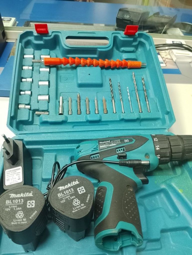 Оголошення Makita df 330 dwe 2акб+зп - копія Б/У