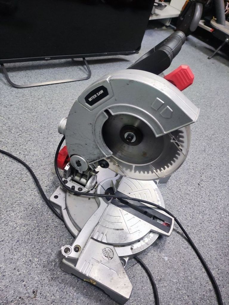 Купити Mister Saw j1g-zp2-190 Б/У