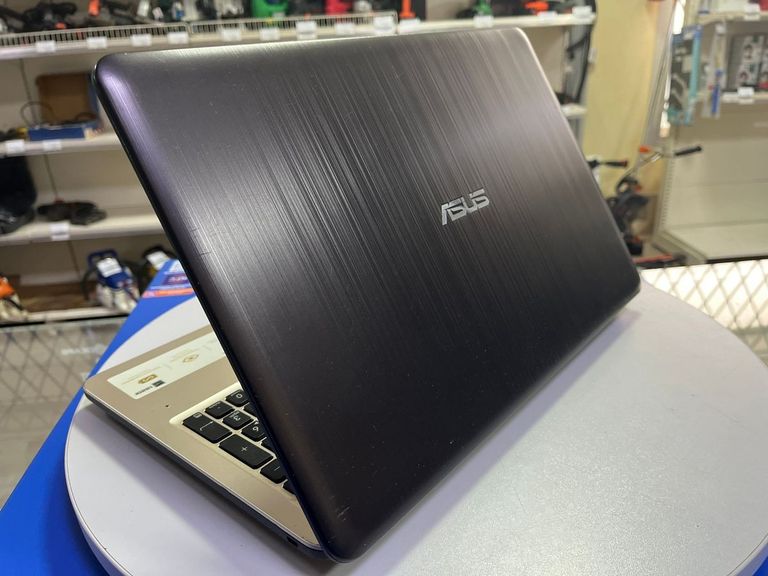 Дешиво Asus 15/celeron n4000 ddr4/4gb ddr3/hdd 300 gb/*інтегрована с ломбарда