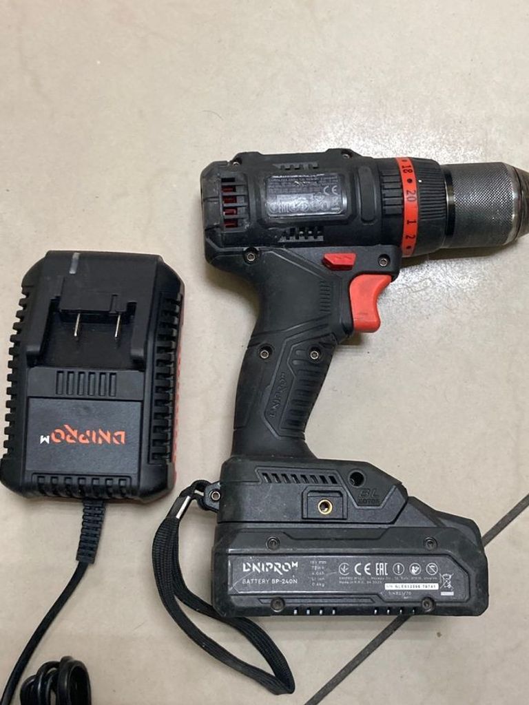 Дешиво Dewalt dcf 887 1акб 4ah + зп с ломбарда