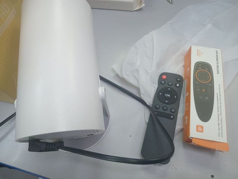 Оголошення Magcubic HY300 White Б/У