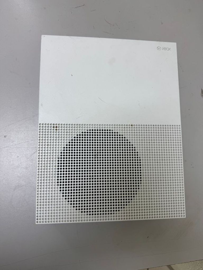 Купить Microsoft Xbox One S 1TB Б/У