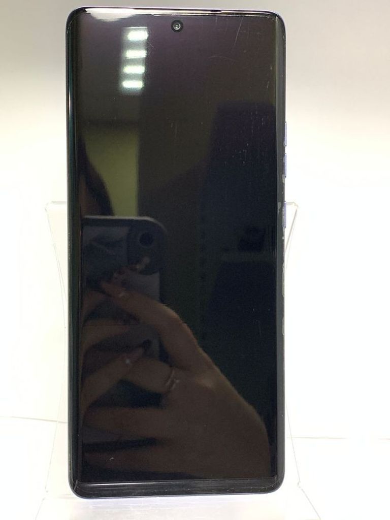 Дешиво Motorola Moto Edge 60 Pro 8/256GB Sparkling Grape (PB7X0088RS) с ломбарда