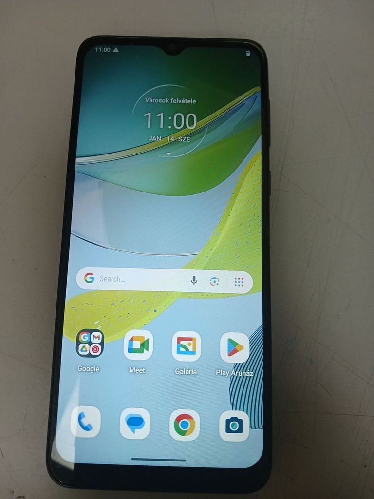 Дешево Motorola moto e13 2/64gb з ломбарду