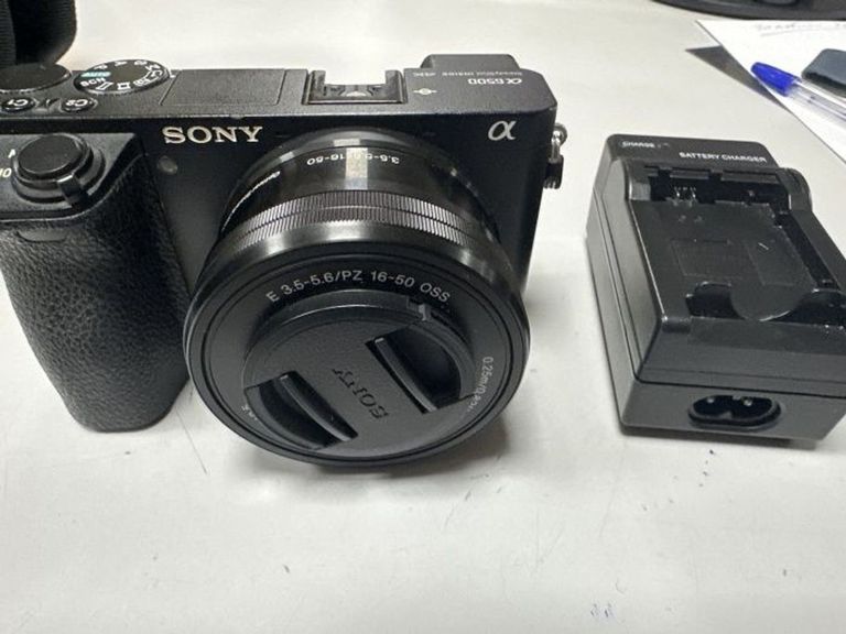 Купити Sony alpha a6400 + selp1650 e 3.5-5.6/pz 16-50 oss Б/У