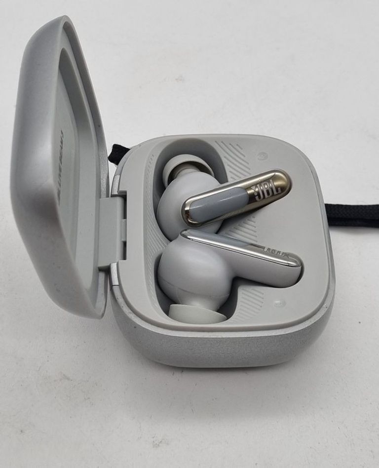 Оголошення Jbl live beam 3 Б/У