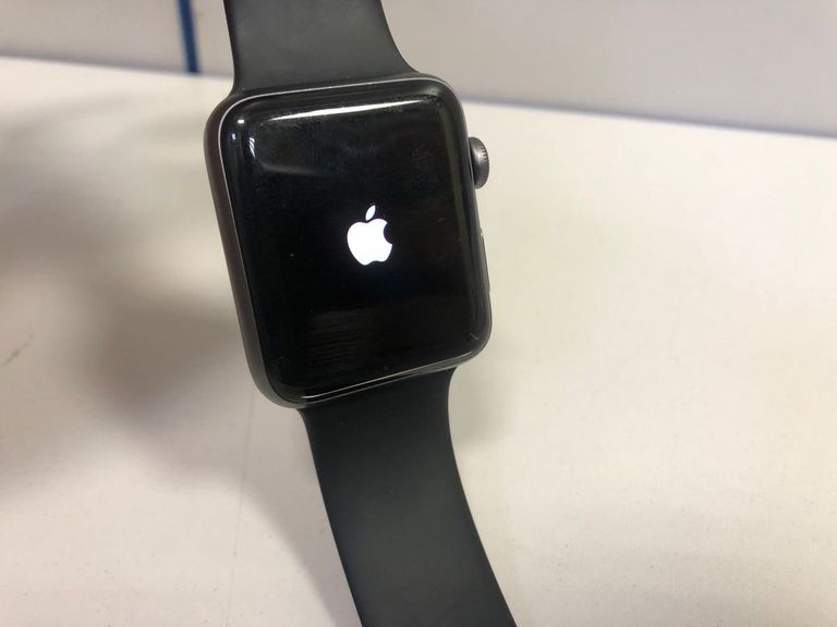 Купити Apple watch series 3 gps 42mm aluminium case a1859 Б/У