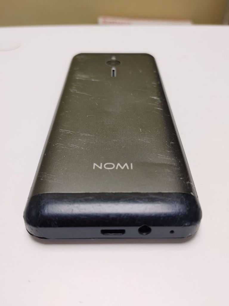 Дешиво Nomi i282 с ломбарда