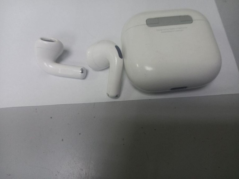 Дешиво Apple airpods 4 с ломбарда